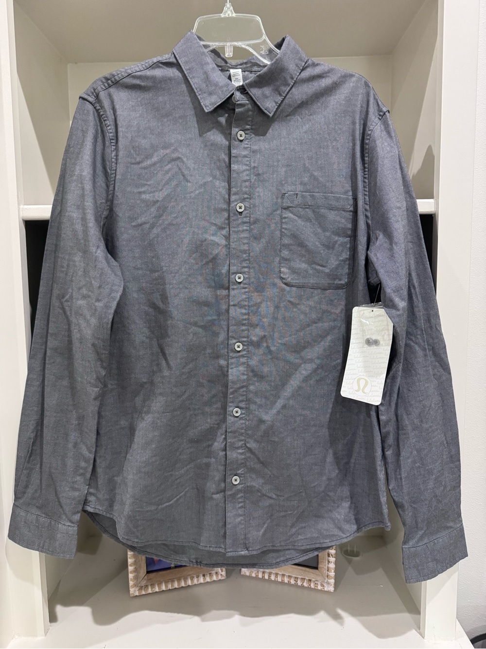 NWT Lululemon Commission Long Sleeve Buttondown sz Large